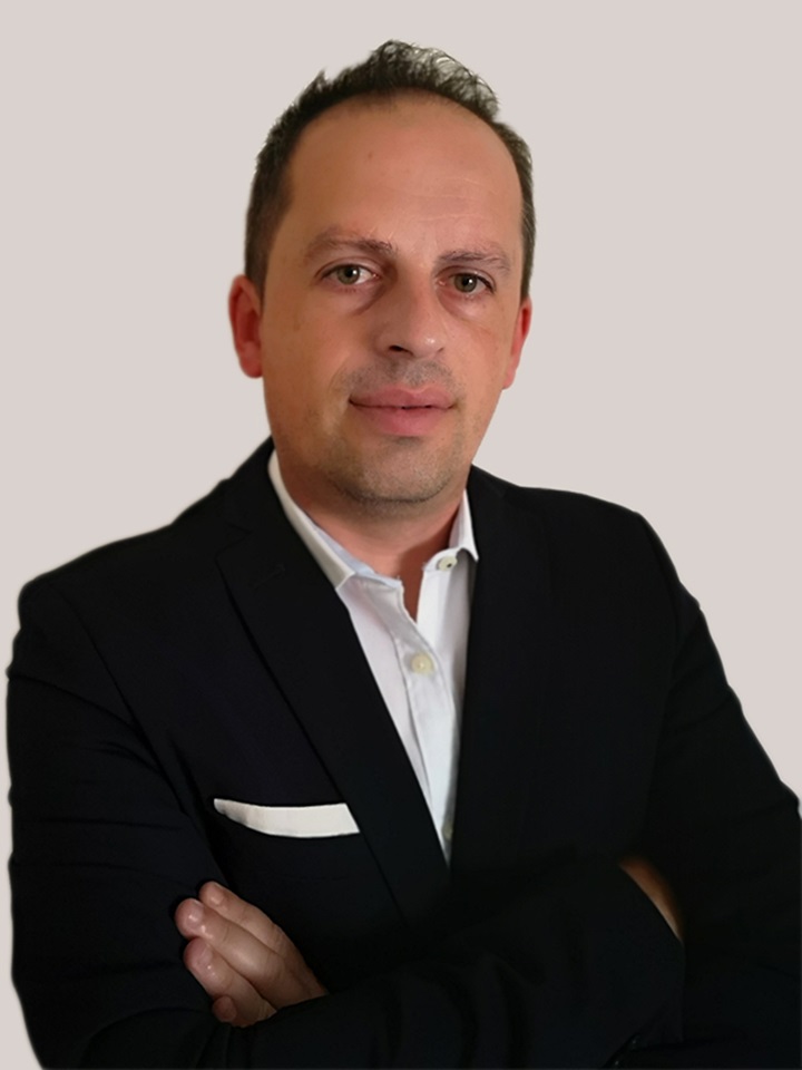 José Ferreira, Associate Director Brazil
